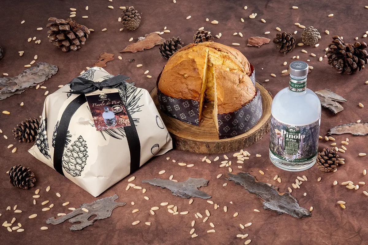 Panettone al liquore al pinolo di Pisa